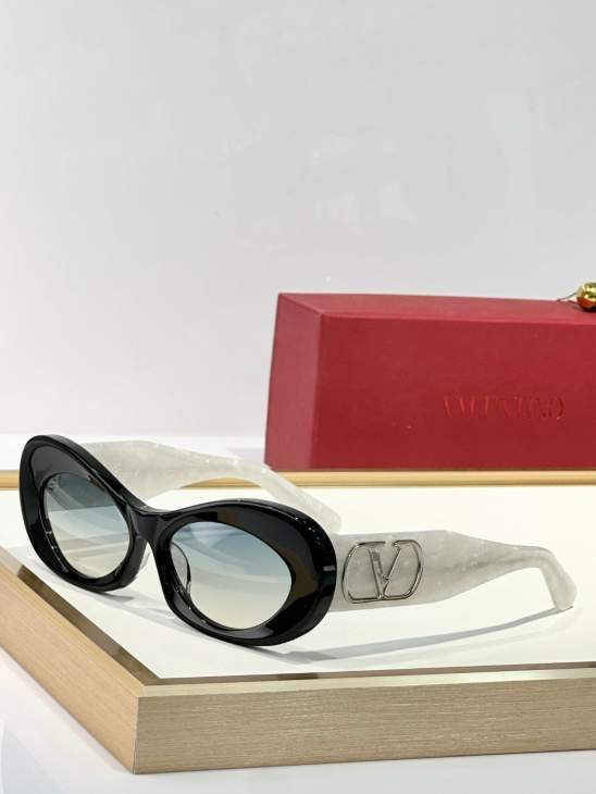 Picture of Valentino Sunglasses _SKUfw69866470fw